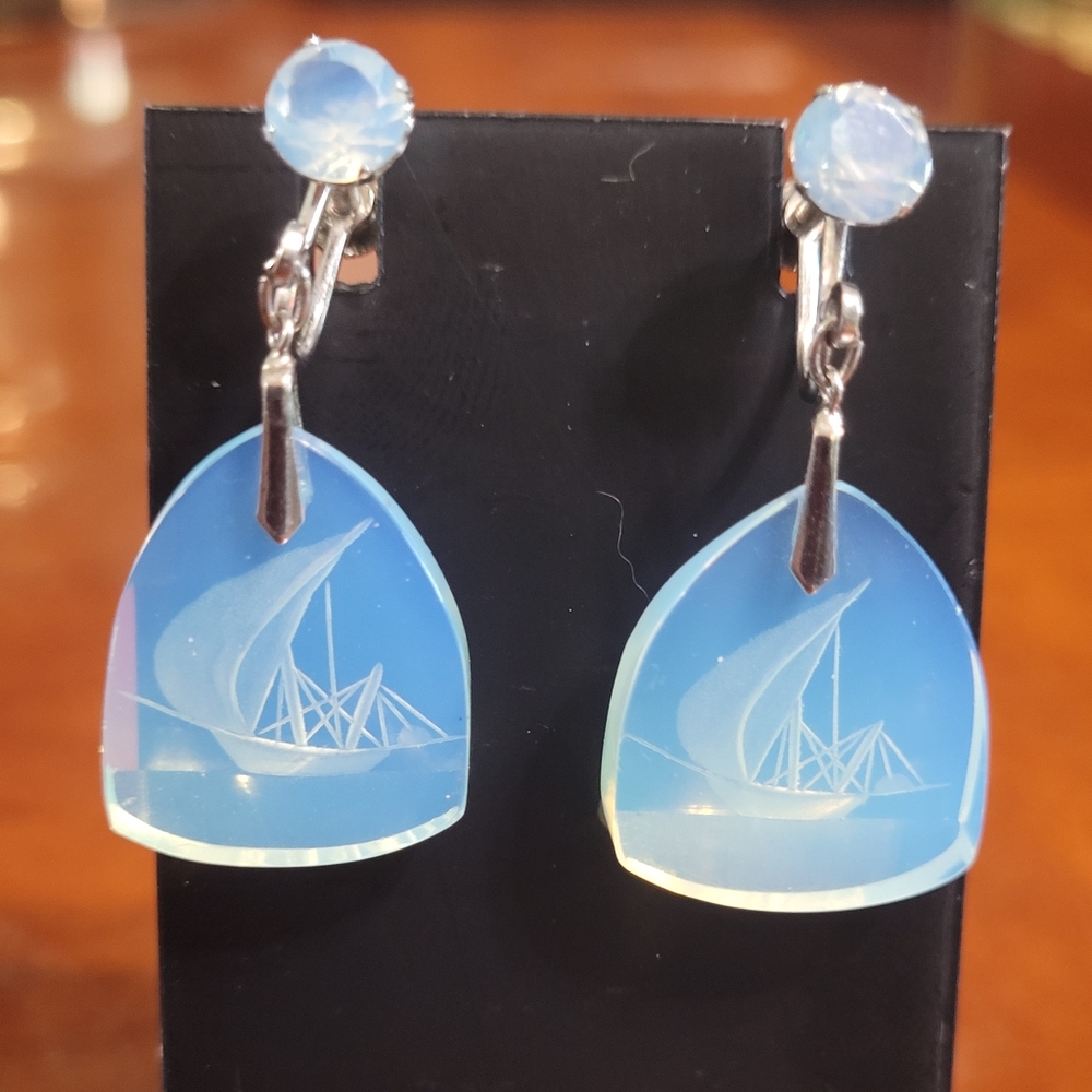 Vintage Sterling Reverse Image Opaline Earrings